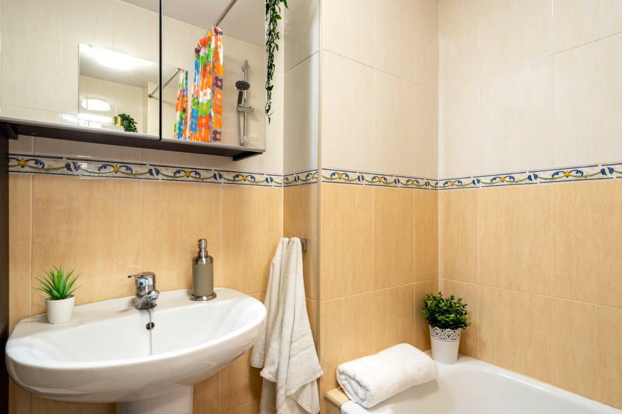 Stunning Penthouse With Pool In By Costarentals - Ref 51 *